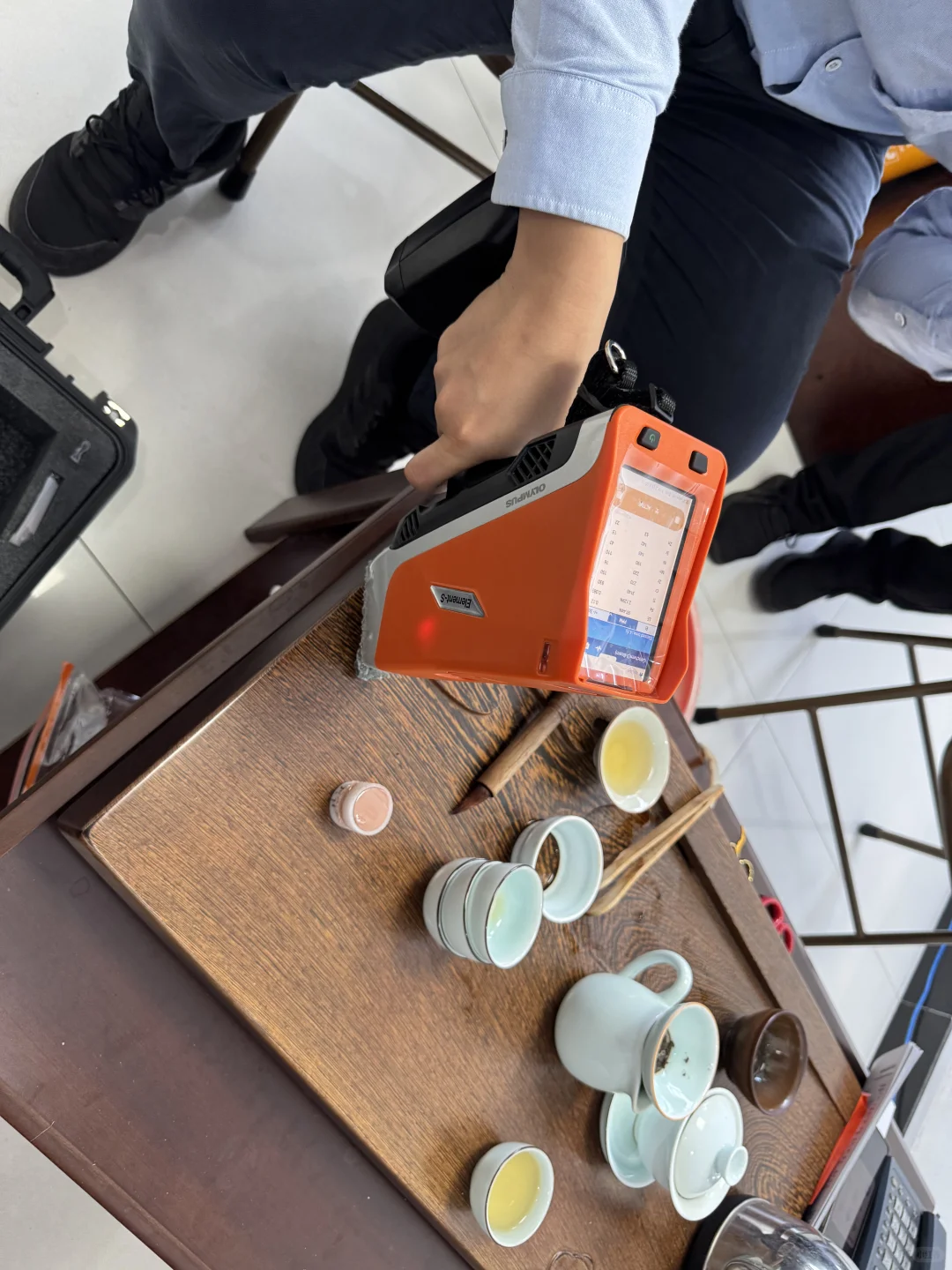 奥林巴斯手持元素分析仪，快速检测矿石，合金