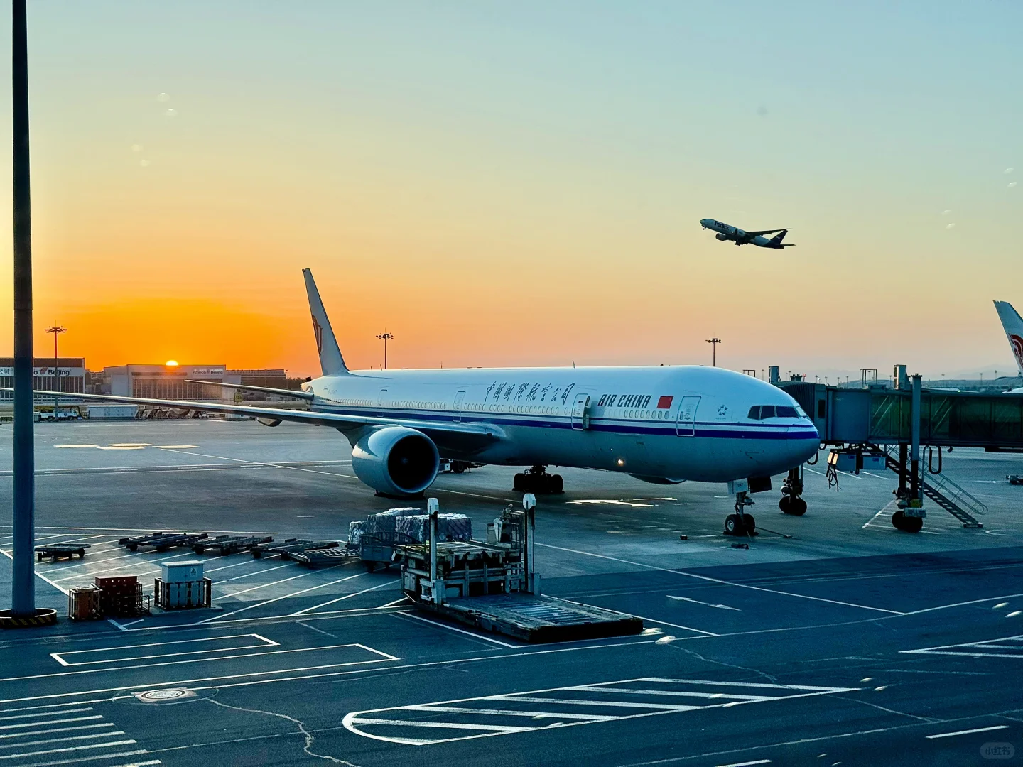 交换一张你在航站楼里拍的飞机✈