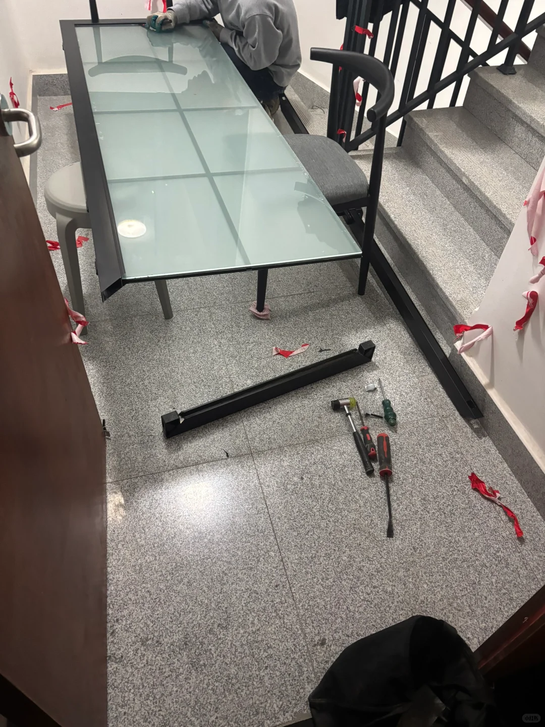 浴室玻璃门碎了