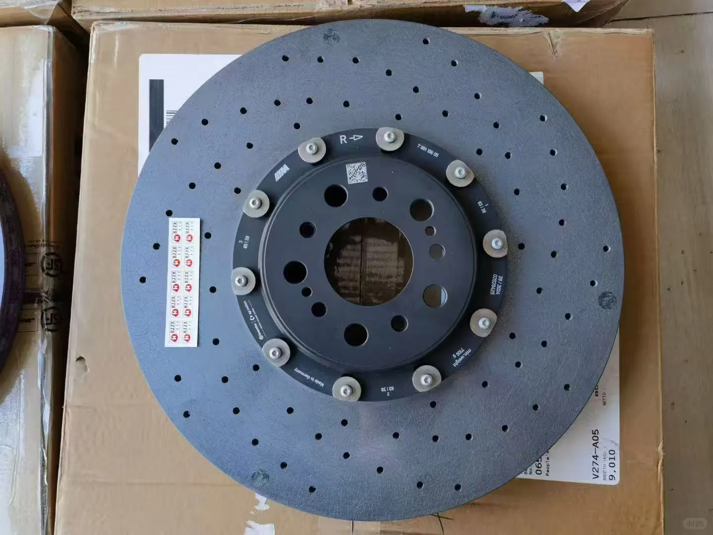 宝马刹车盘到货、宝马全系配件齐全