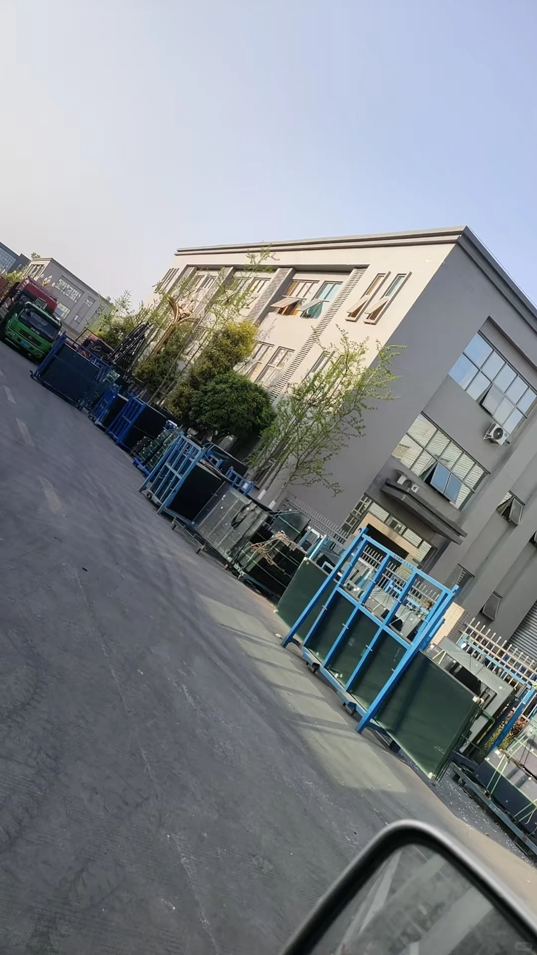 成都钢化玻璃厂