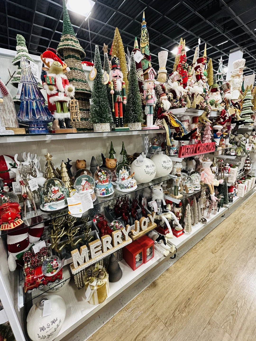 又到去home goods 淘圣诞节装饰品的时候