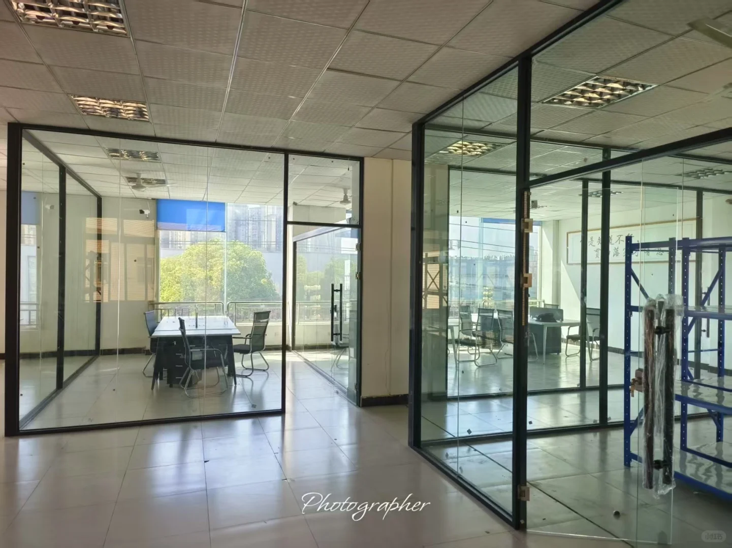 四川成都厂家直销办公室玻璃隔断墙