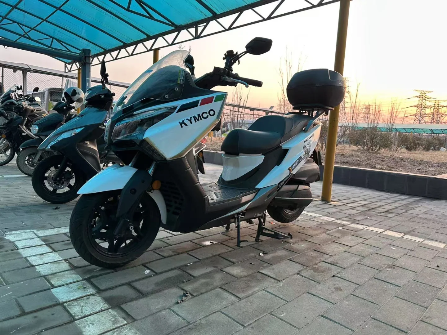 北京冬季摩托出租 8元一天 租一个月送月