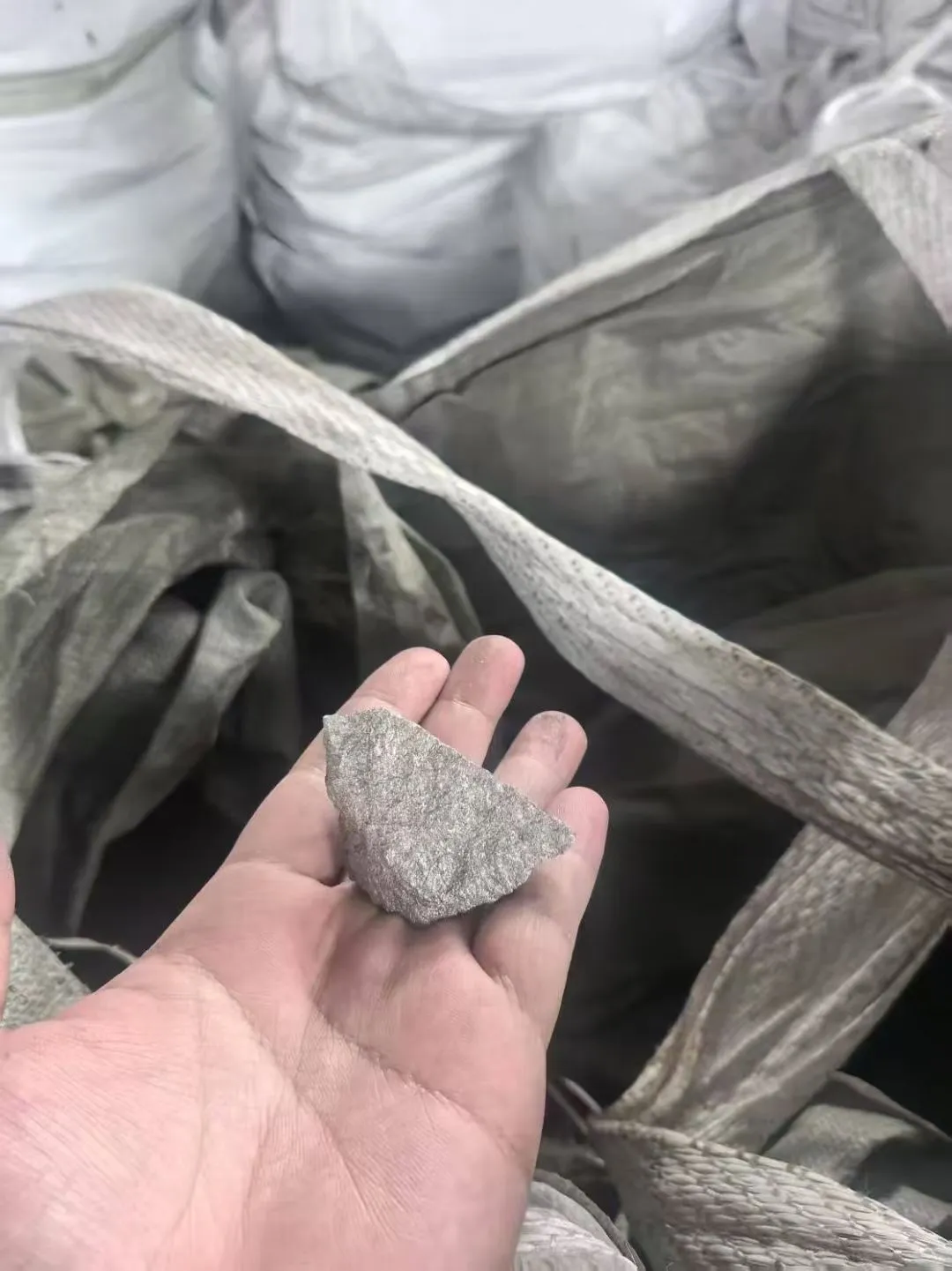 有需要铁合金炉料的老板吗？想认识一下