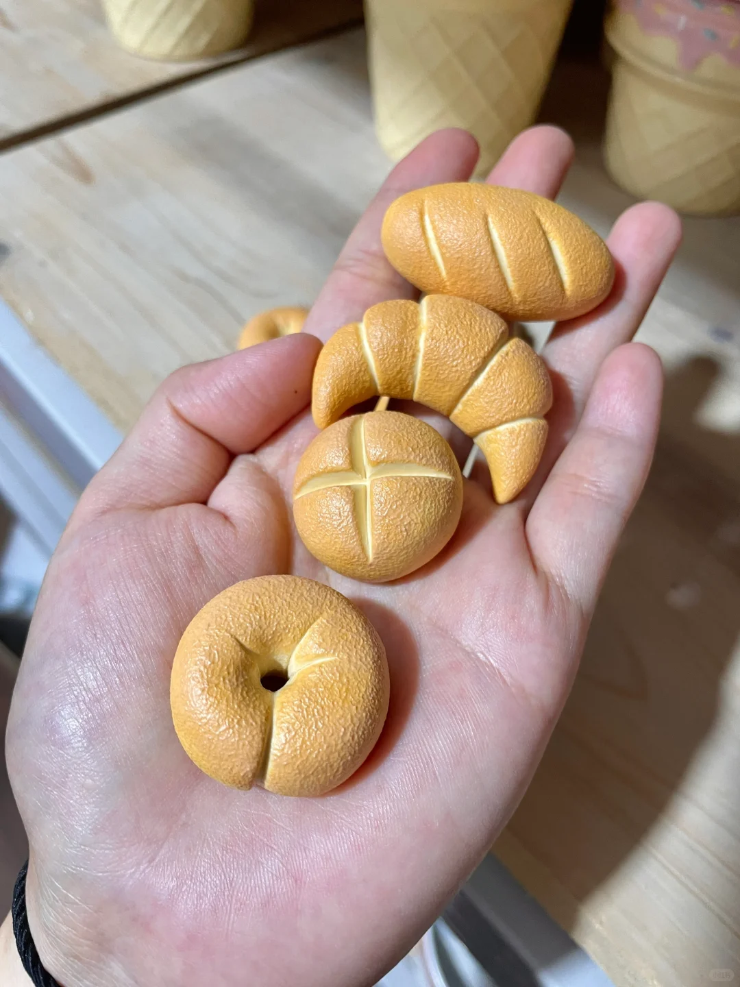 左滑烧制牛角包