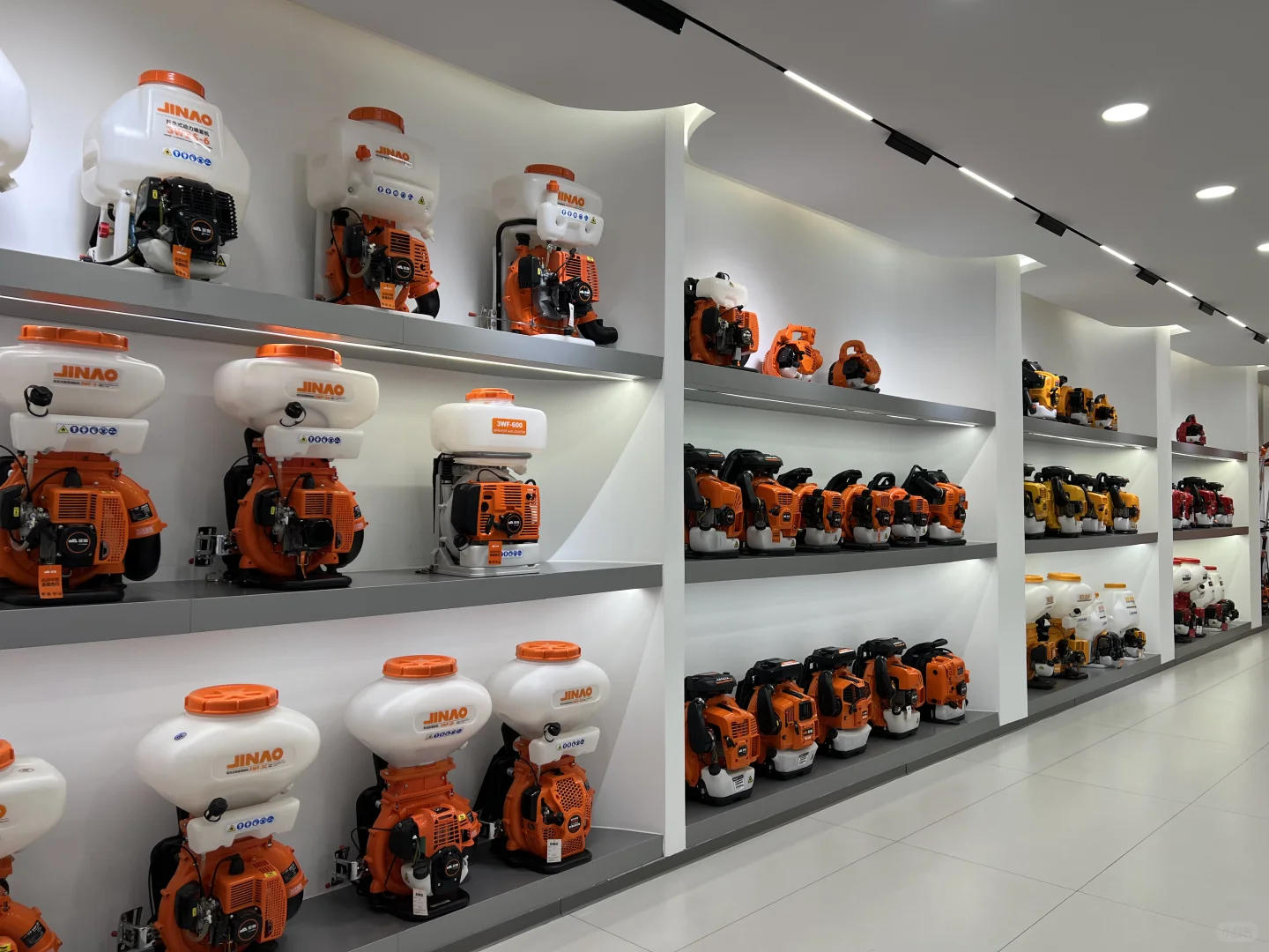 割草机～吹风机，喷雾喷粉机，来瞅瞅