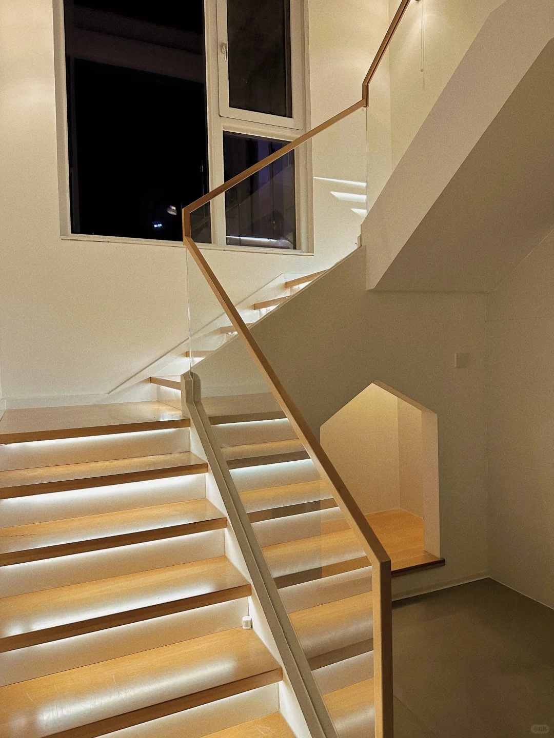 ?花一万七做了实木超白玻楼梯丨附详细尺寸