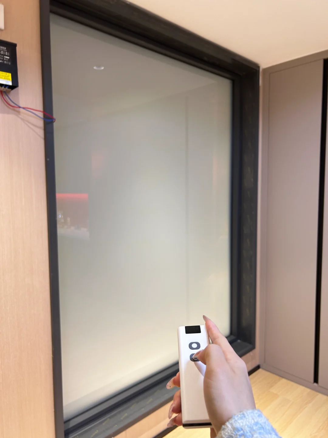 智能电动调光玻璃