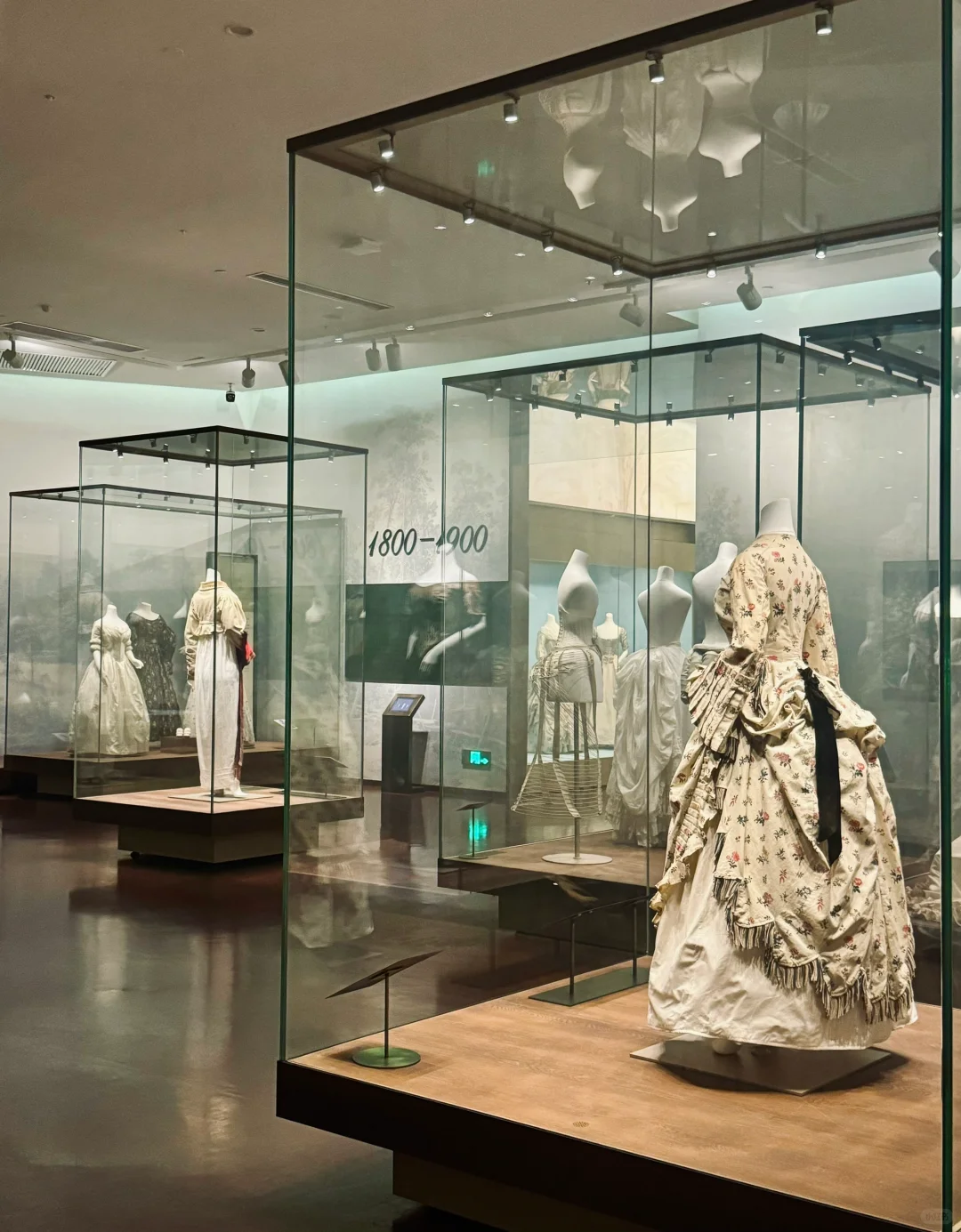 四百年的西方时装