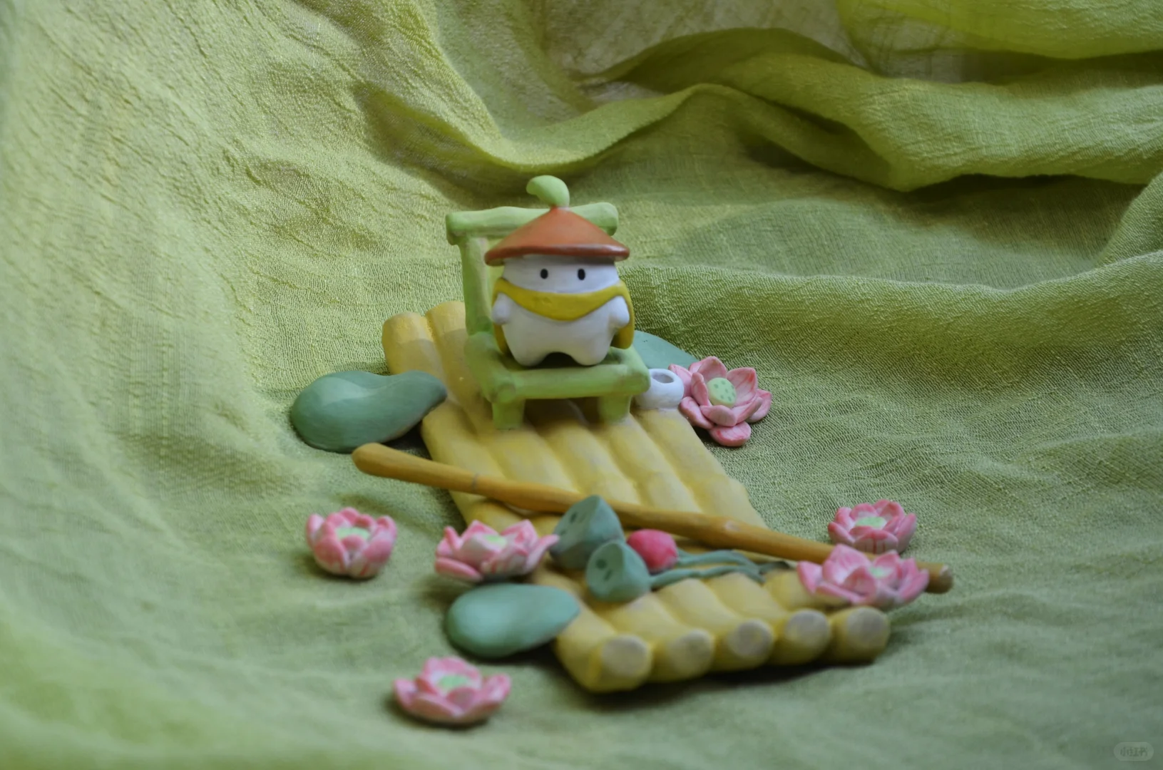 千里：我摘了最漂亮的荷花来见你啦