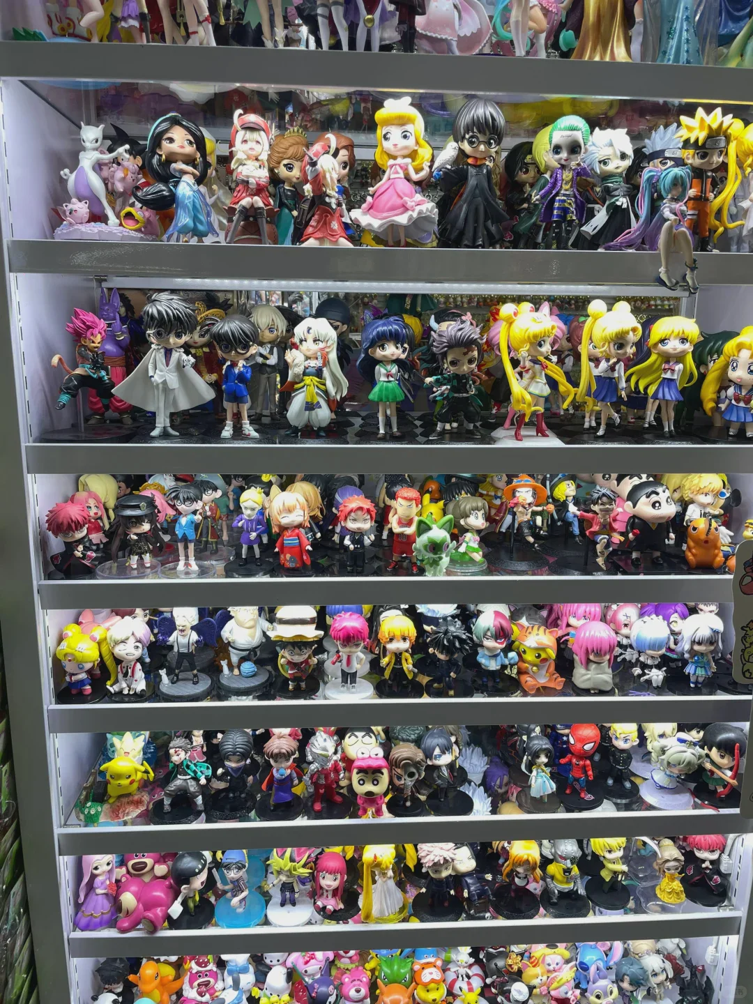 盲盒手办摆地摊1小时全被二次元小孩抢空