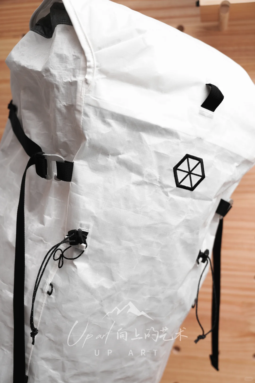 Dyneema跟Aluuja面料对比