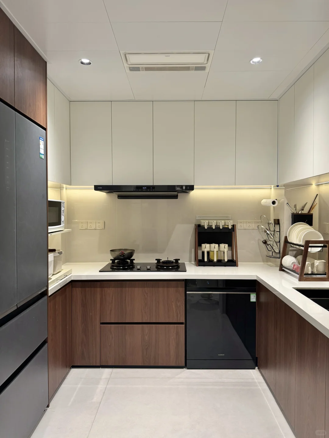 替大家试过了！中古极简厨房真的很耐看⚪️?