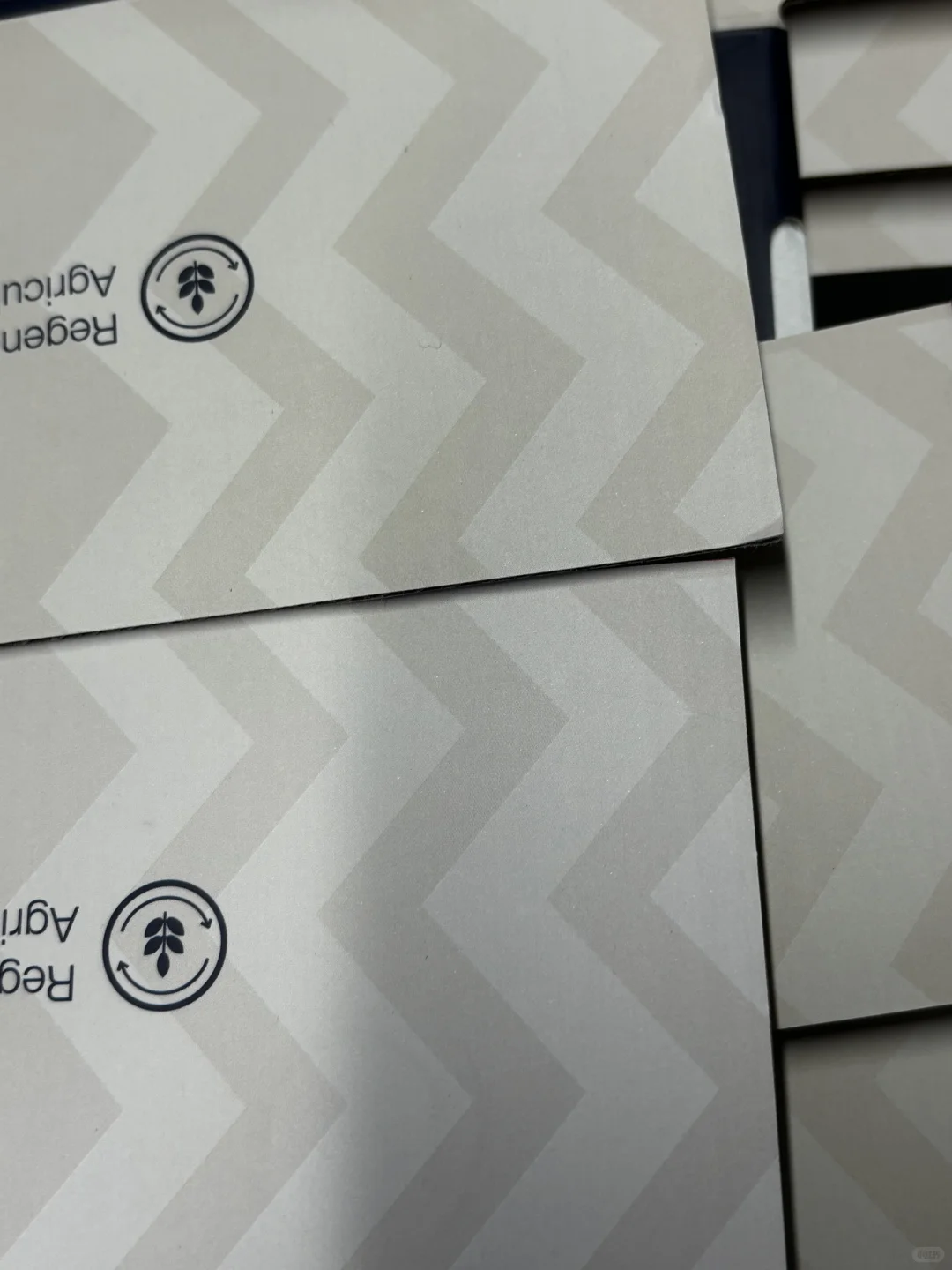 制版印刷同一批大货印出来颜色不一样正常吗