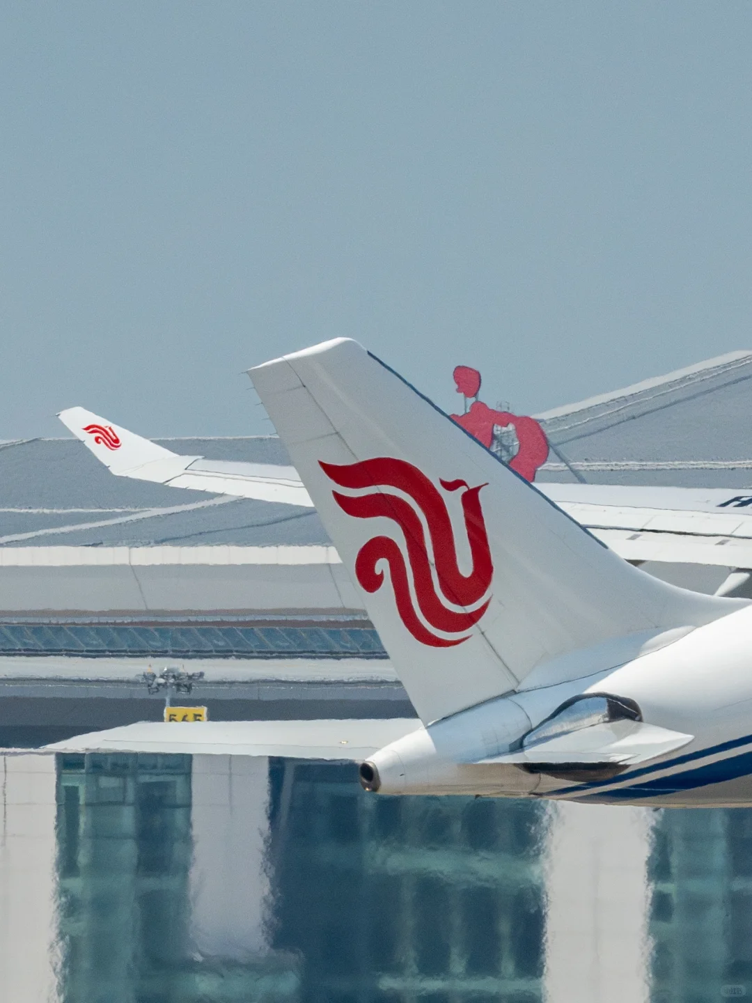 ??载旗332热浪中“融化”起飞