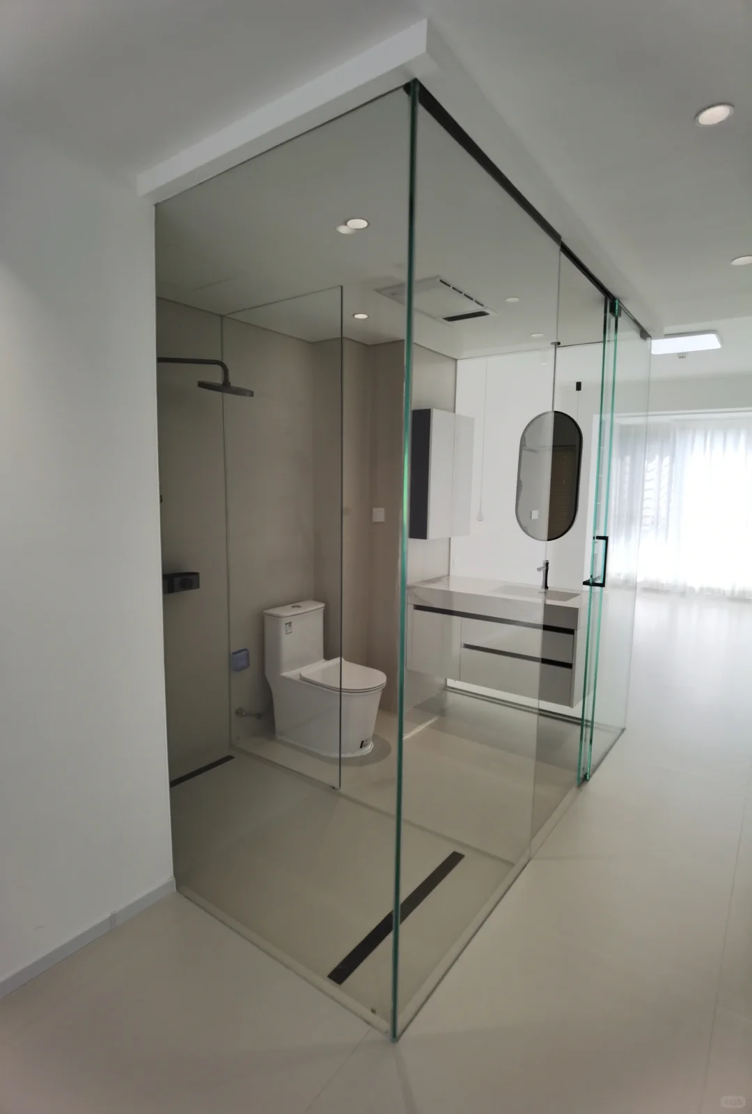 透明玻璃卫生间，细节满满