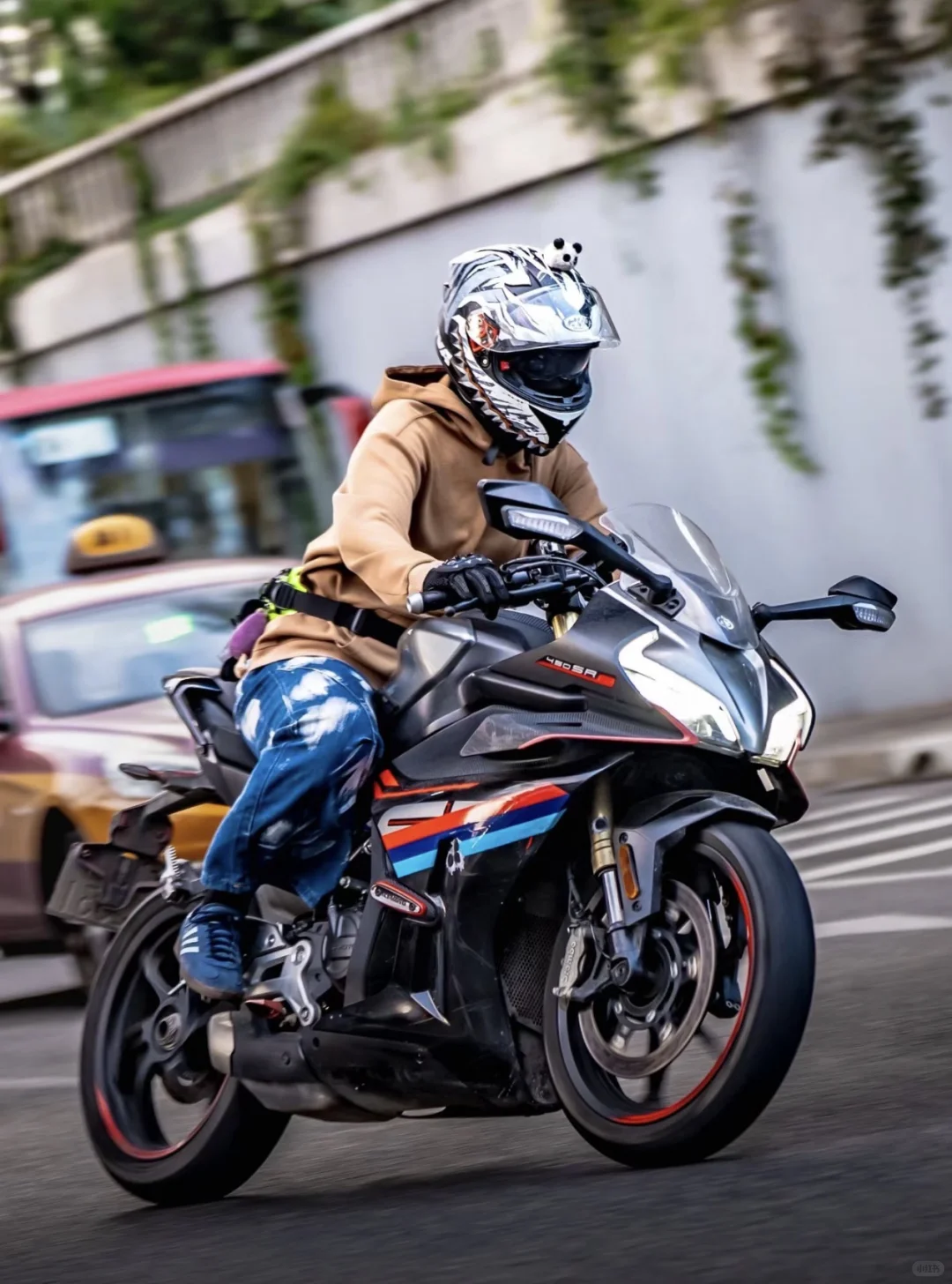 北京冬季摩托出租 8元一天 租一个月送月