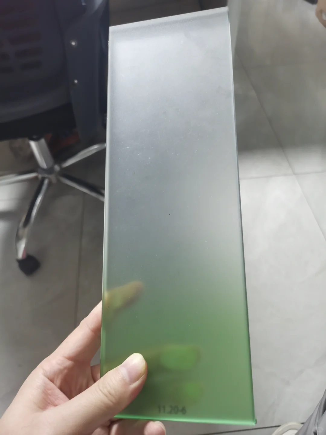 ✨渐变色玻璃：给空间加一层滤镜の美学