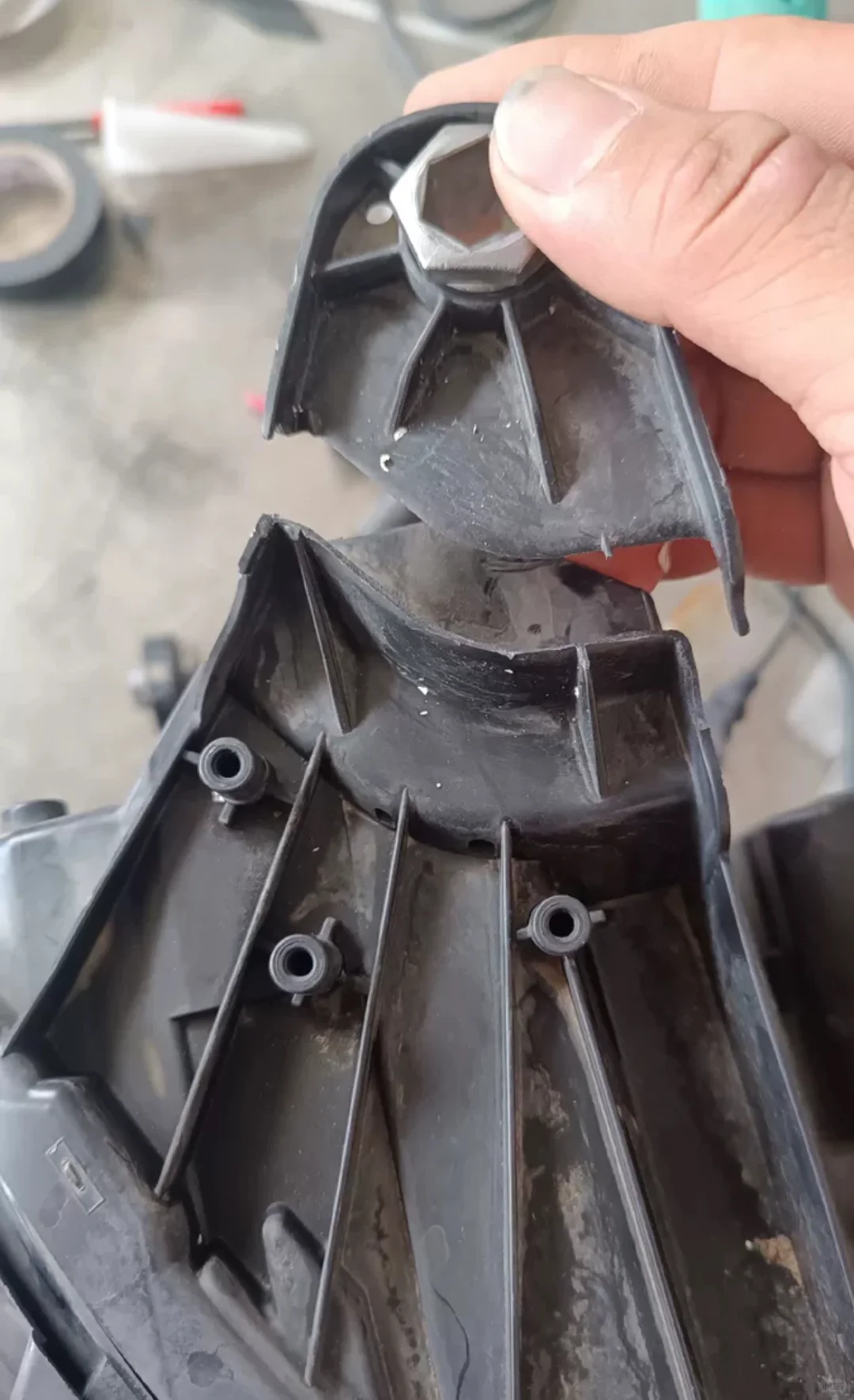 汽车大灯断脚、破洞焊接、塑料件修复