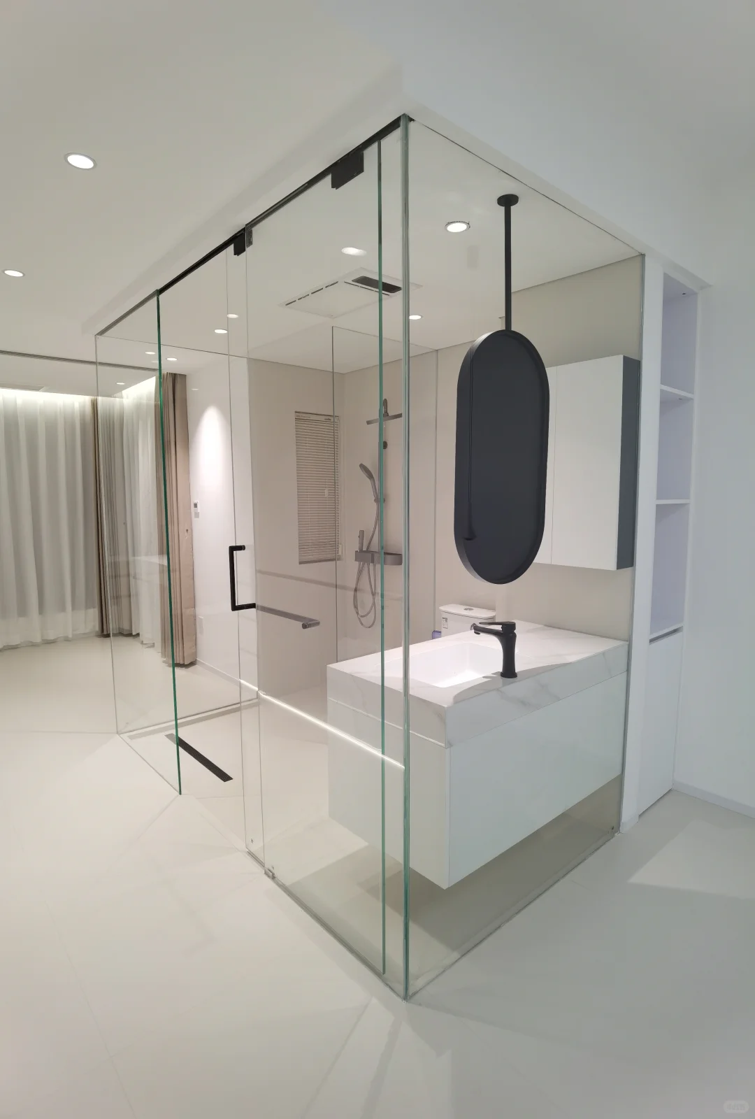 透明玻璃卫生间，细节满满