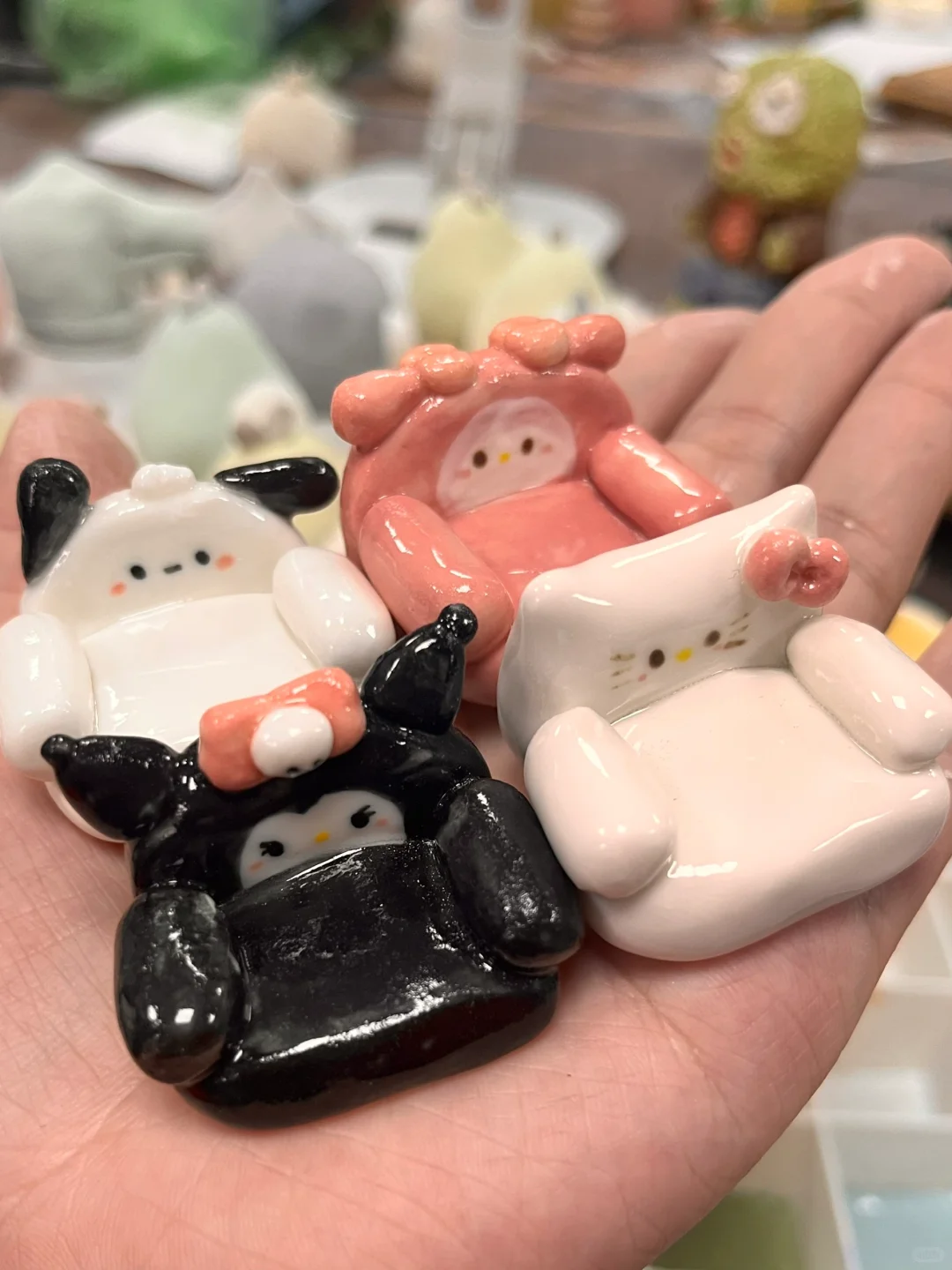 挑战做100个陶瓷小摆件第四天-三丽鸥沙发