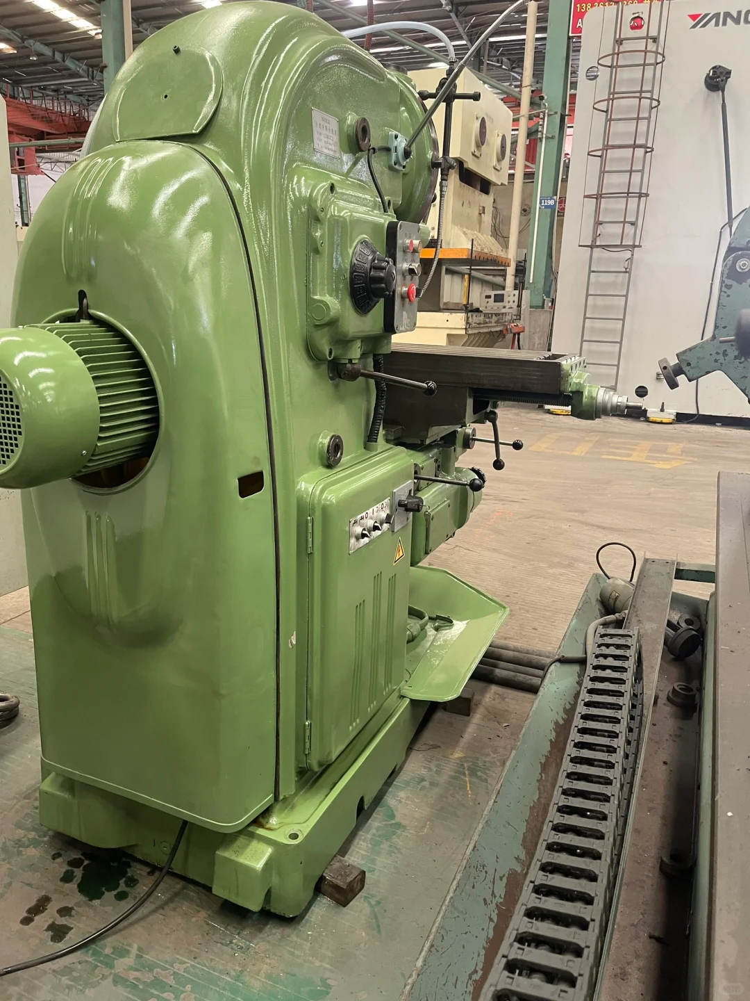 北京5032立式铣床