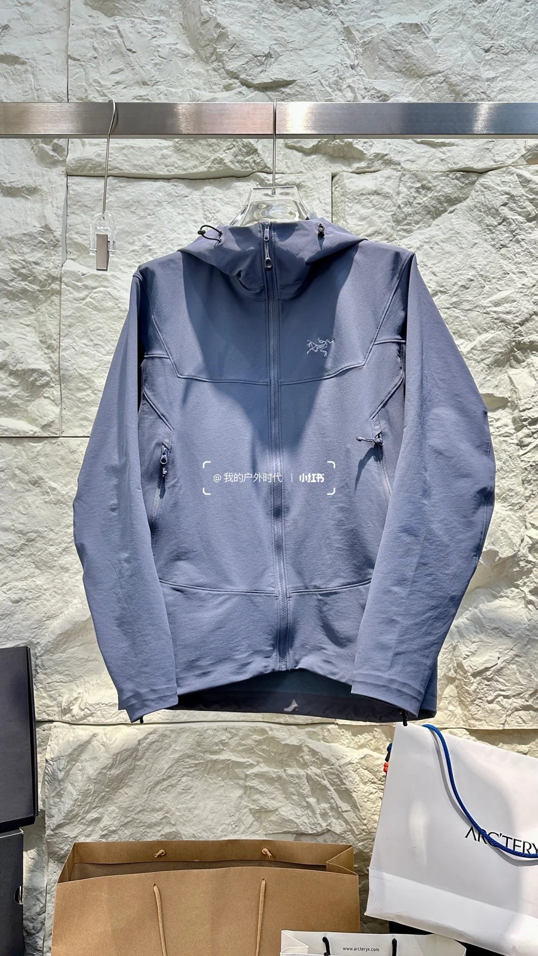 户外冲锋衣面料:雷杰Reze