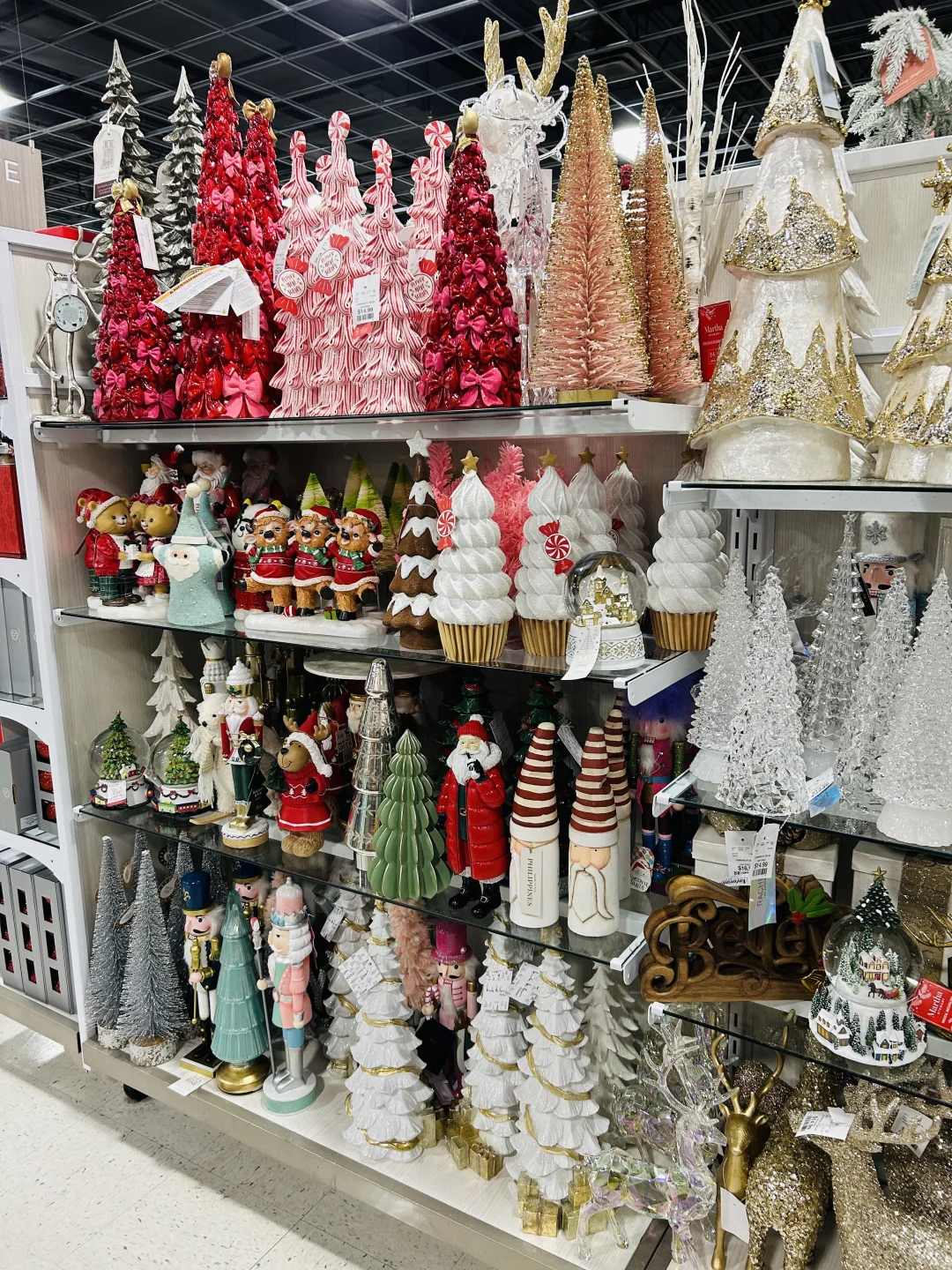 又到去home goods 淘圣诞节装饰品的时候