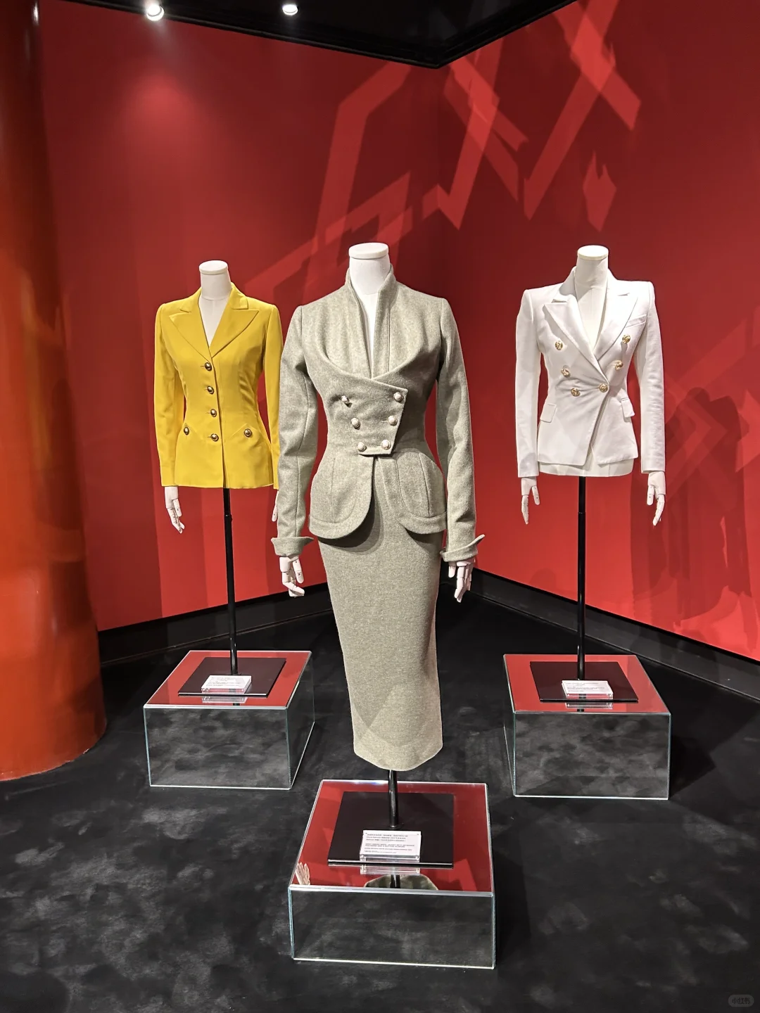 Balmain在北京的展览可以看到权志龙战袍