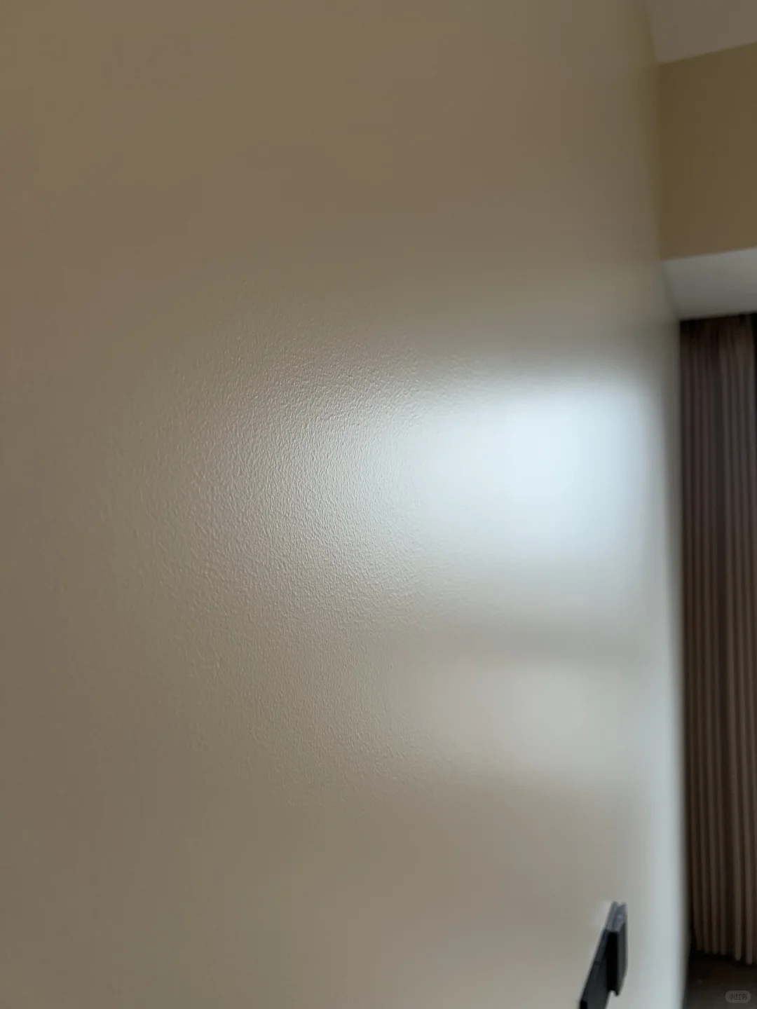 邓恩涂料｜师傅说蛋壳光施工手拿把掐