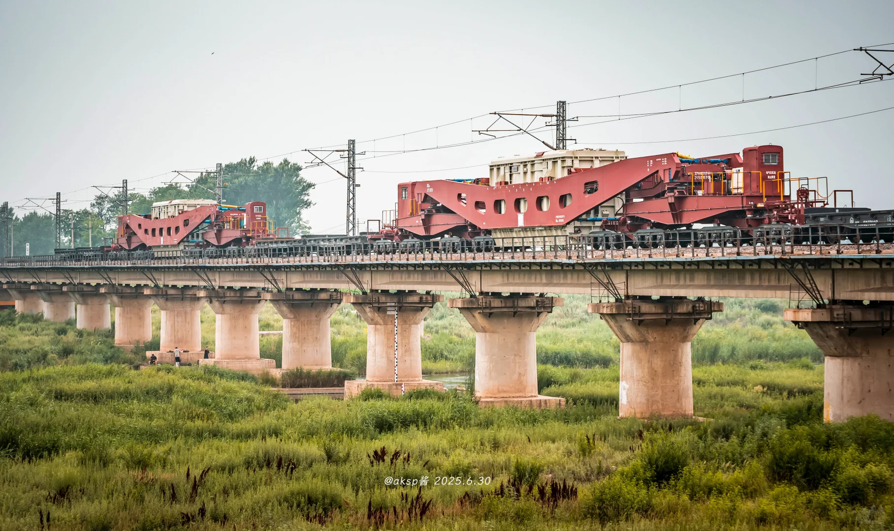 铁路上的庞然大物•超限货物列车