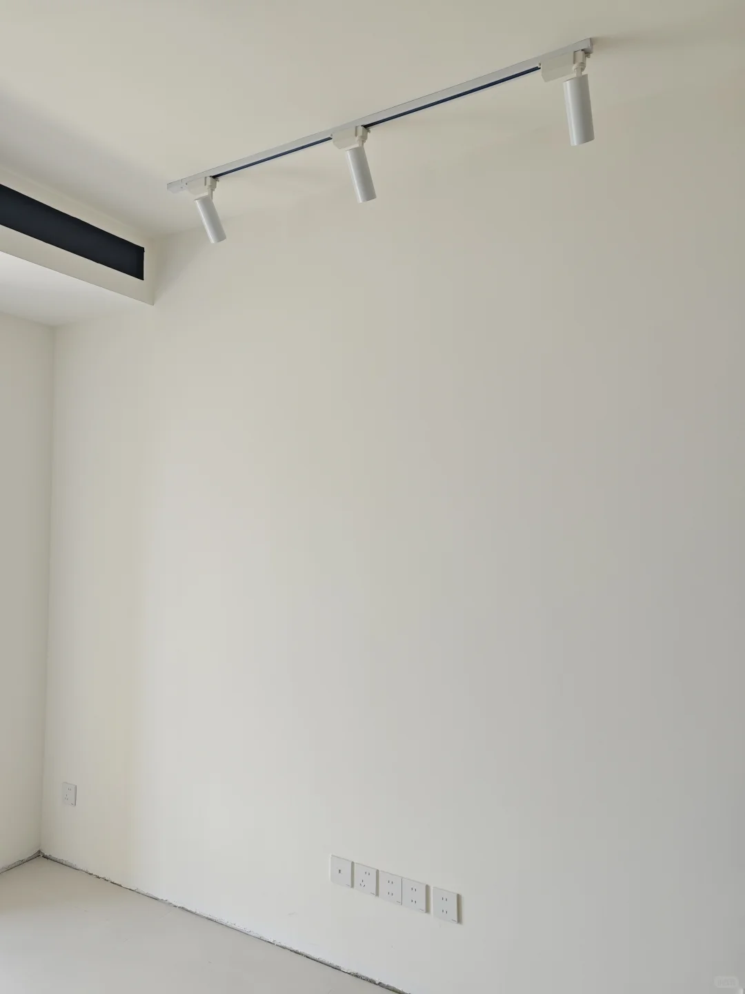 【毛坯房蜕变日记078】——珍珠白通刷完工