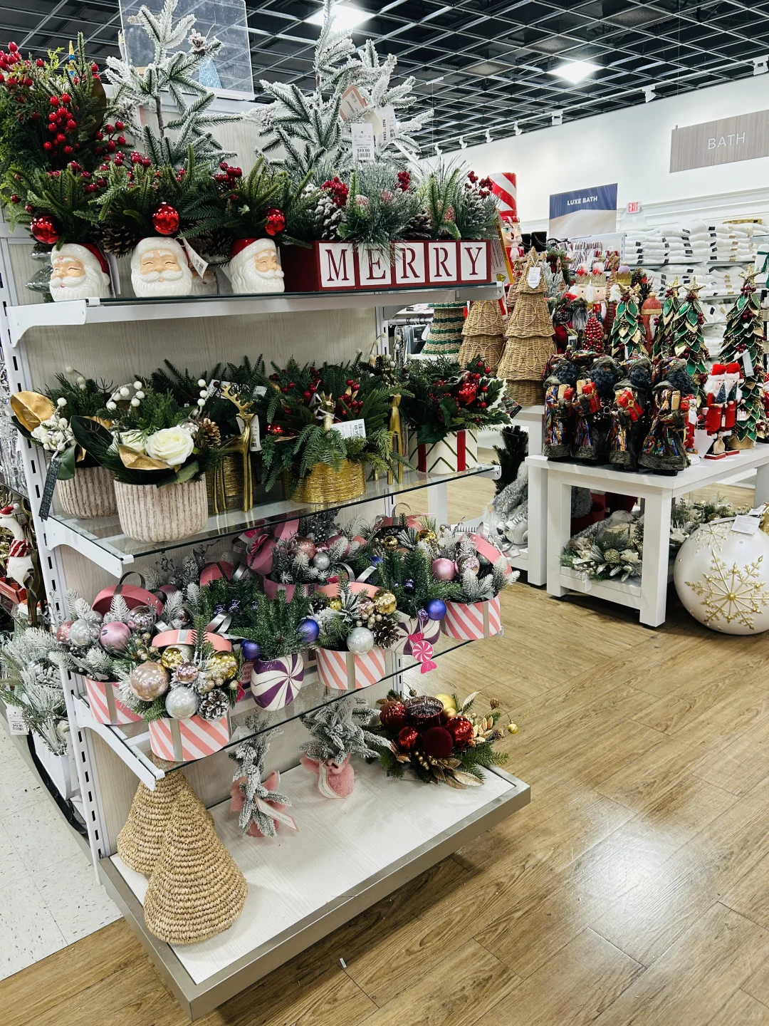 又到去home goods 淘圣诞节装饰品的时候