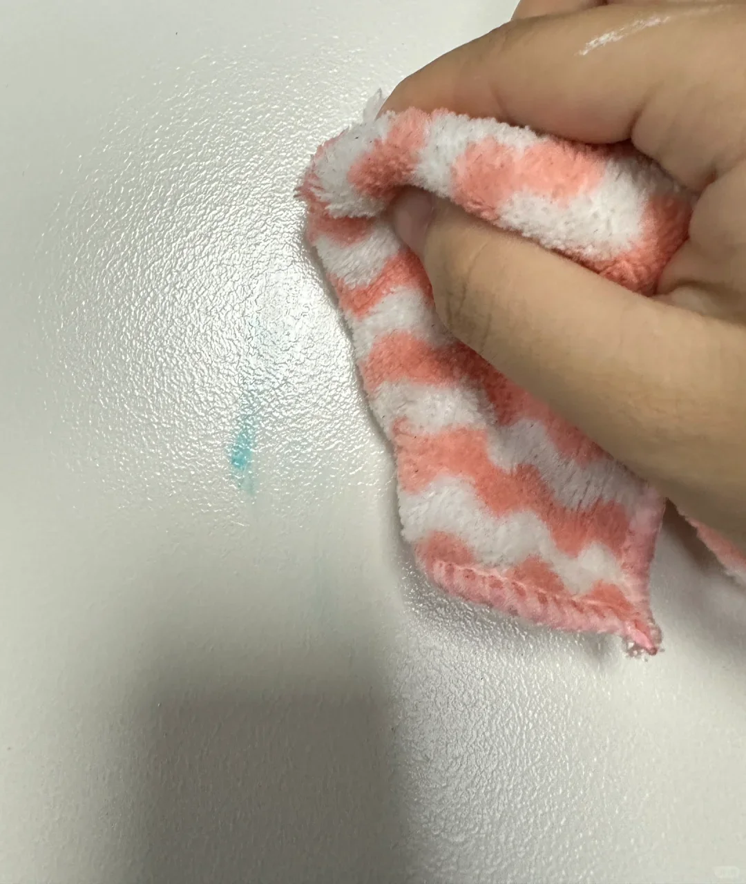 你家墙面能这么擦吗？