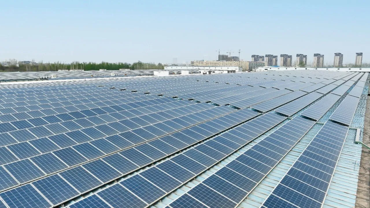 借“光”发电，助力绿色低碳发展