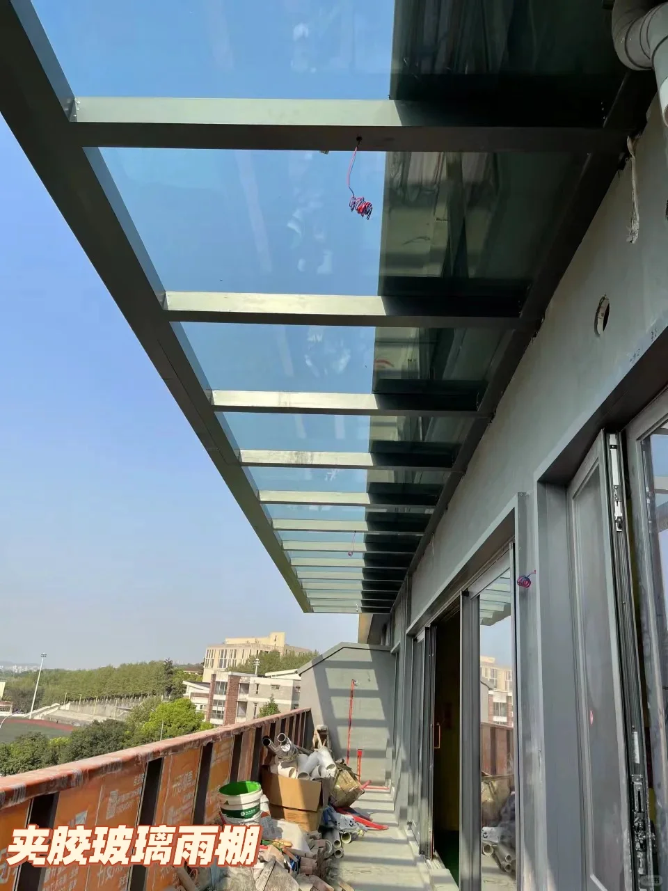 玻璃/耐力板&长城板，雨棚材质怎么选？