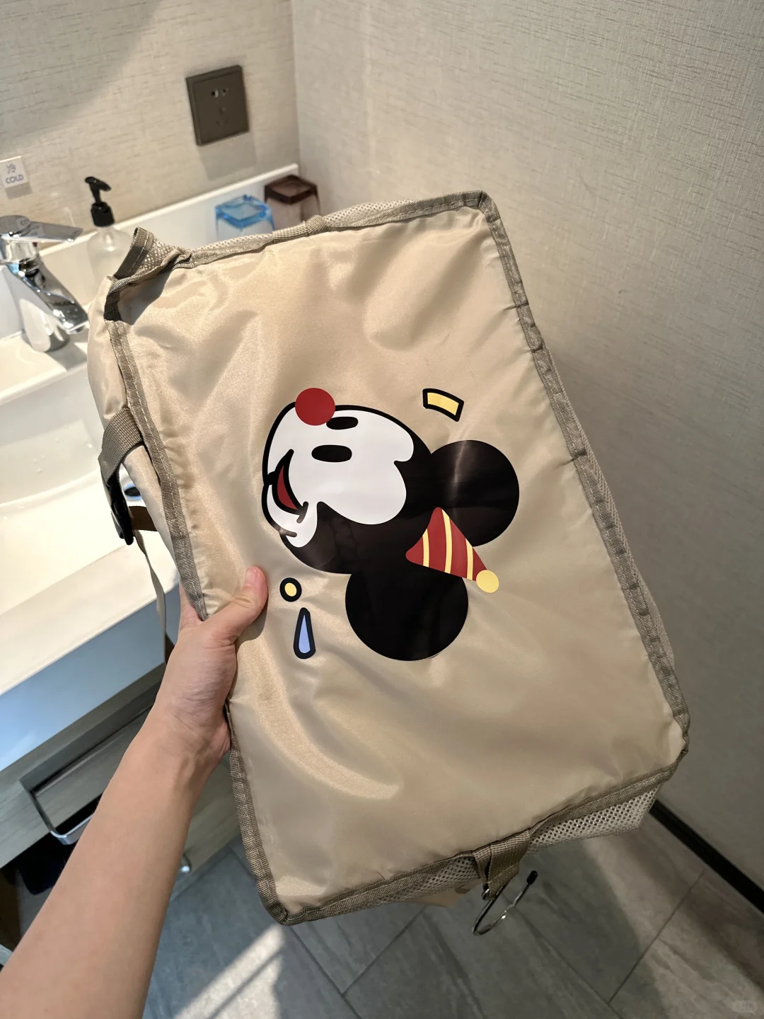 咋办啊！！打开三秒…突然就不想退了