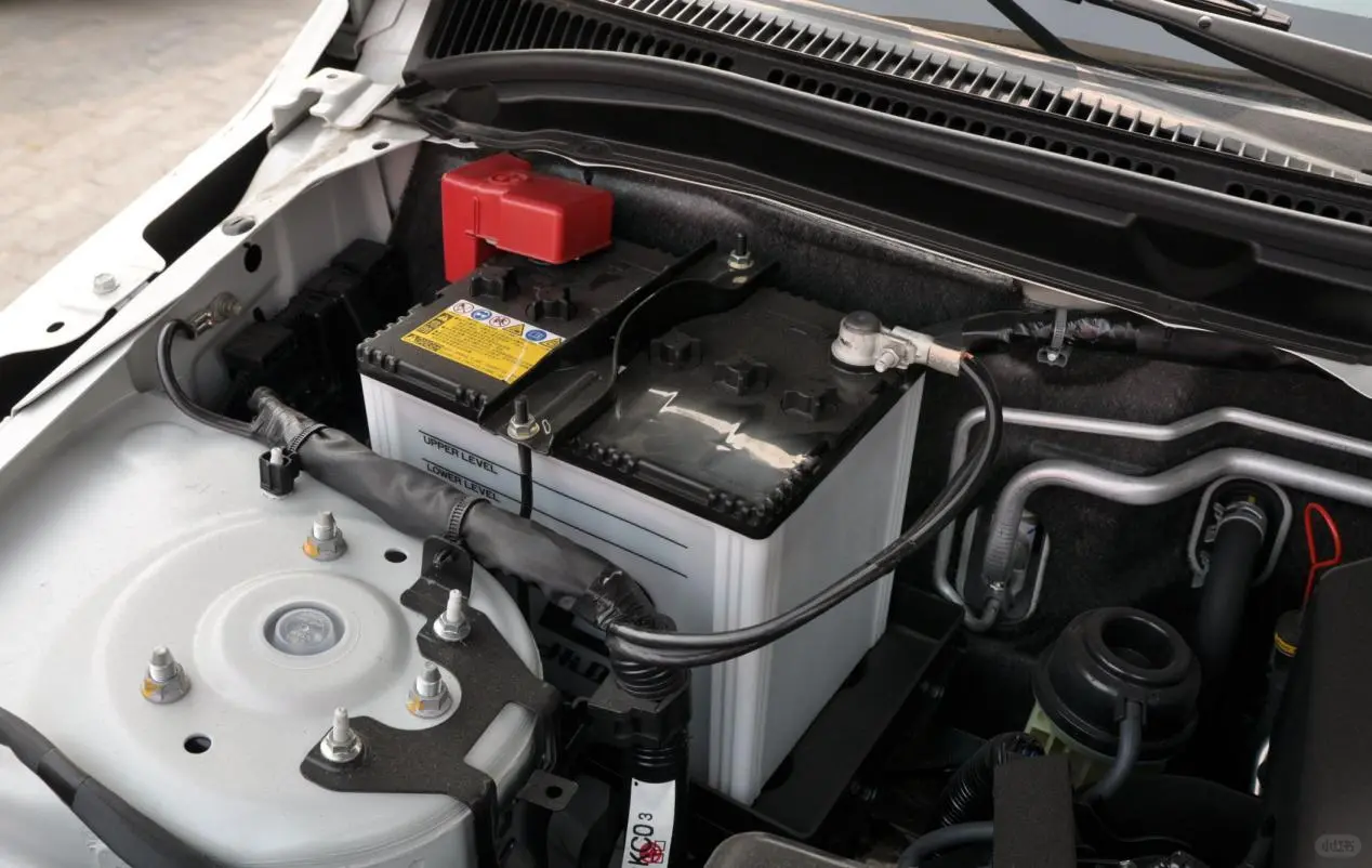 一夜亏电直接趴窝?蓄电池急救攻略码住!