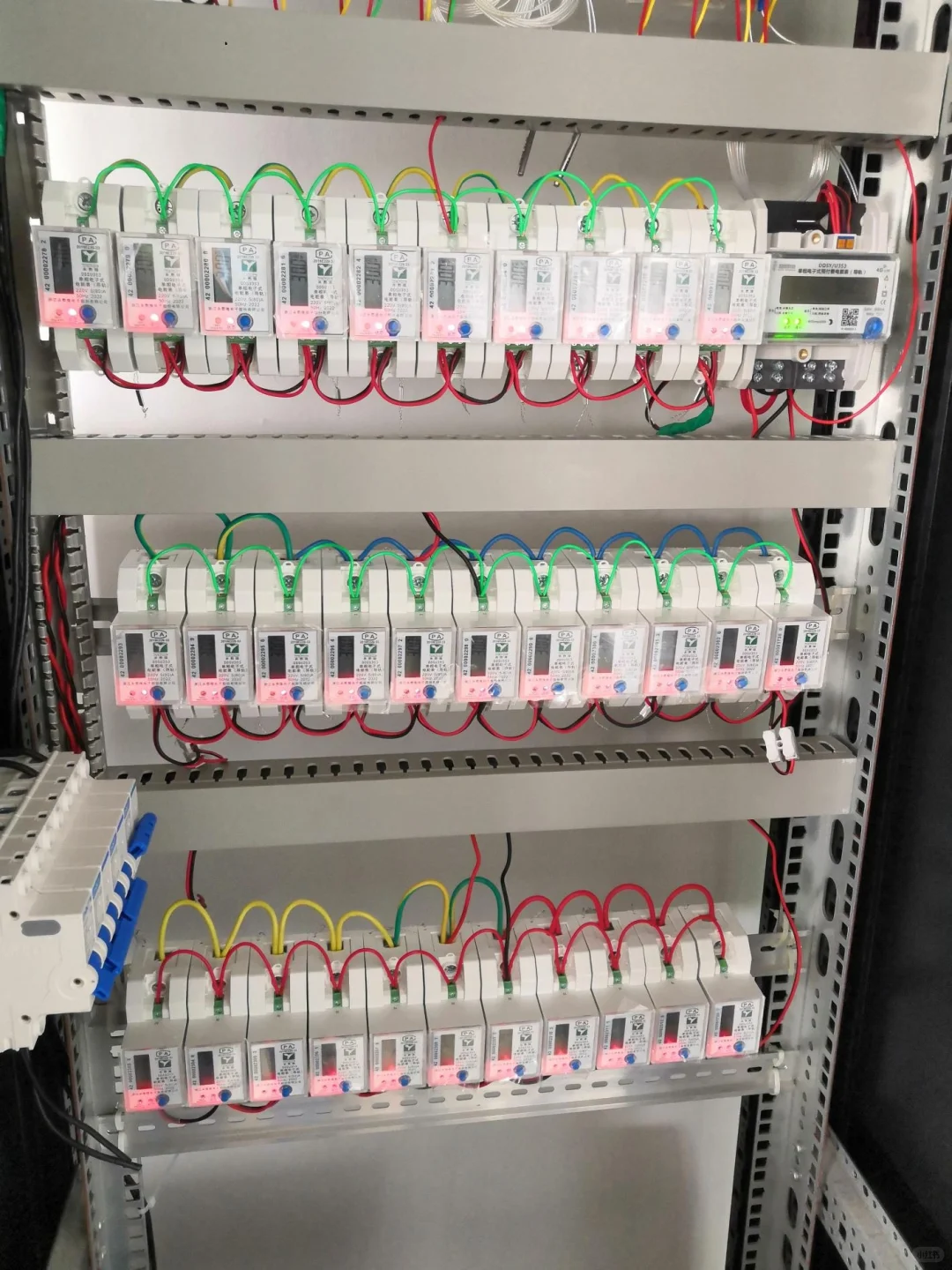 ?预付费智能电表：告别烦恼，远程充值省心?