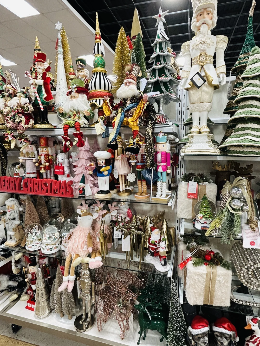 又到去home goods 淘圣诞节装饰品的时候