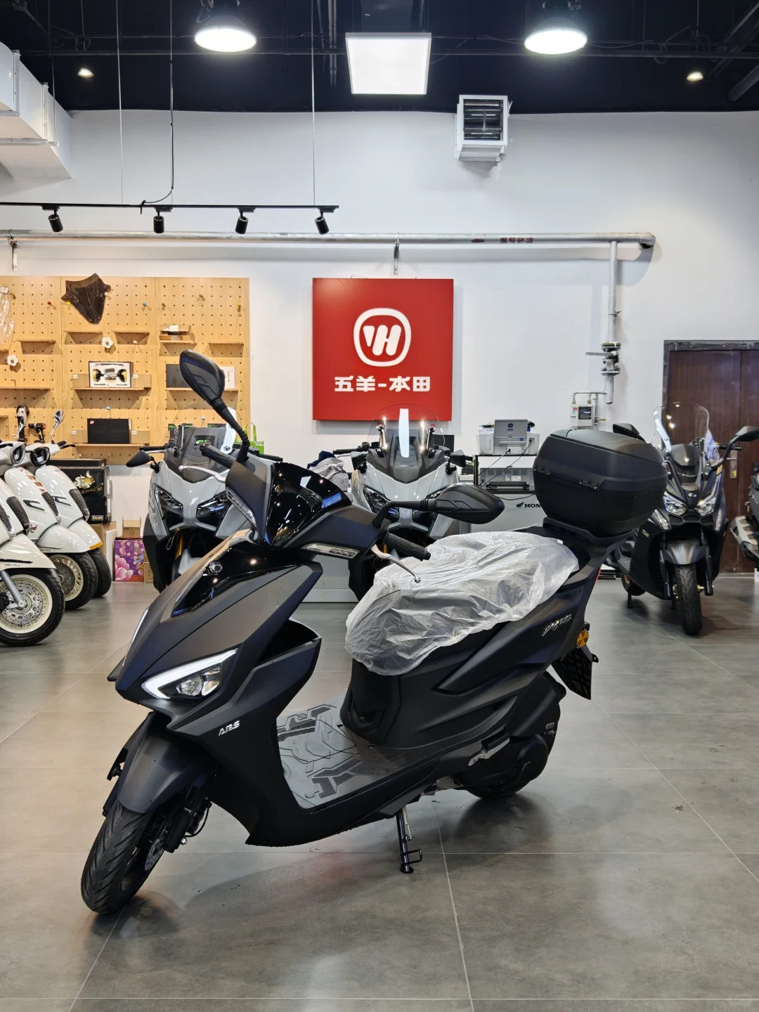 前后碟刹abs+tcs的125属实不多见