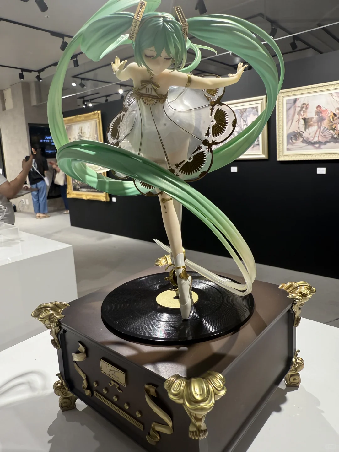 日本大阪Rella个人展 初音未来历年手办