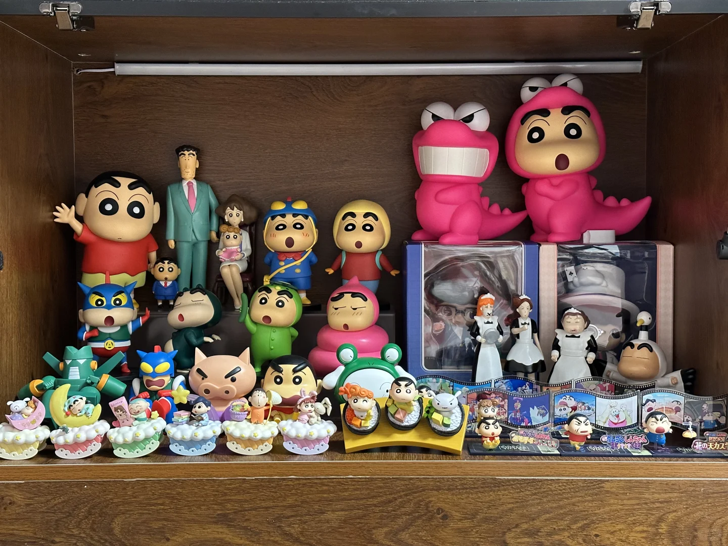 分享我的手办墙?满满的幸福每天都被治愈！