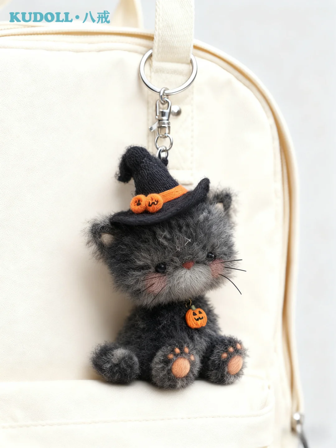 成年人的万圣节，不给糖，就给这只猫。