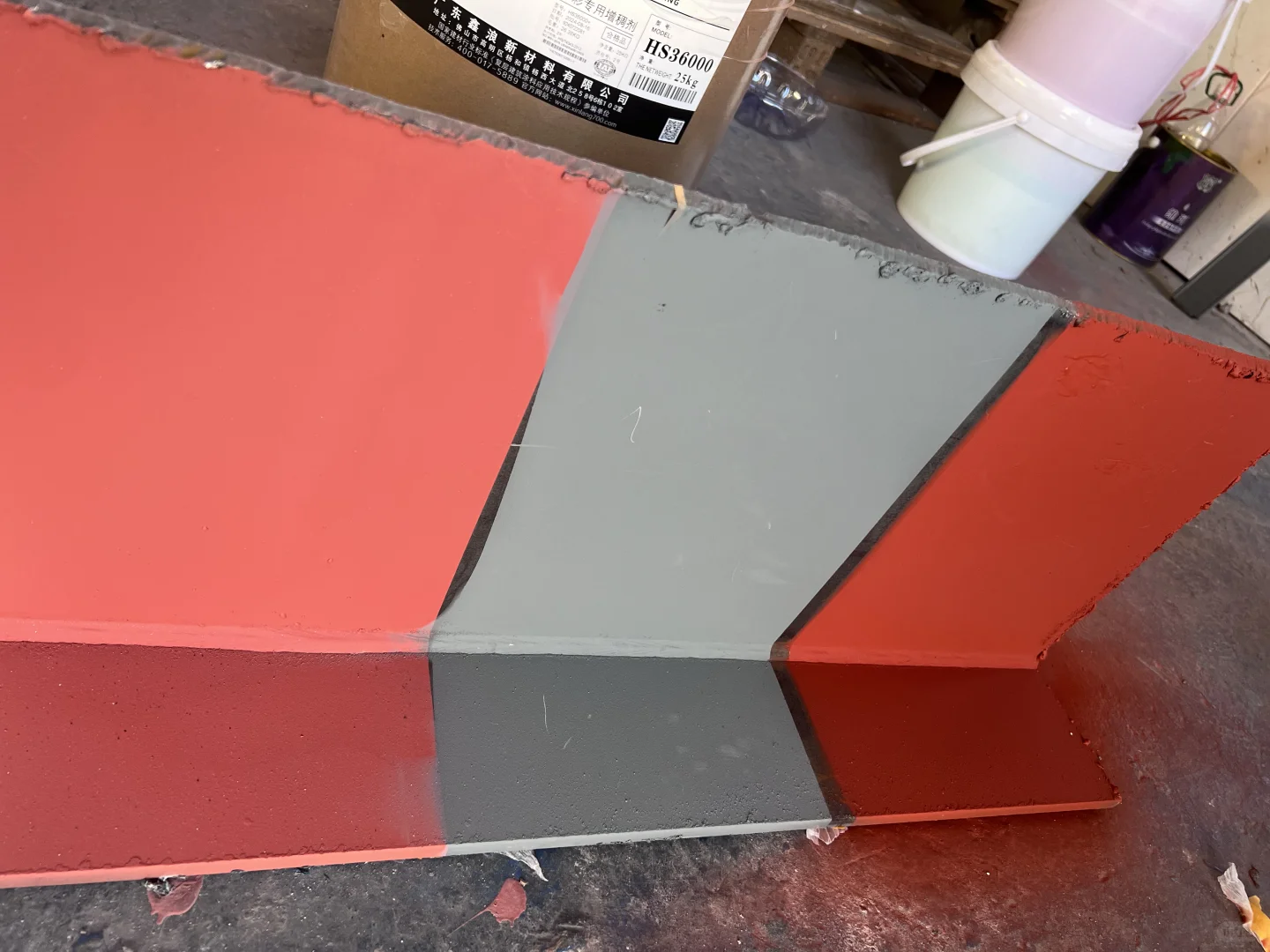 接手家里的烂涂料厂了，开始自媒体，小红书