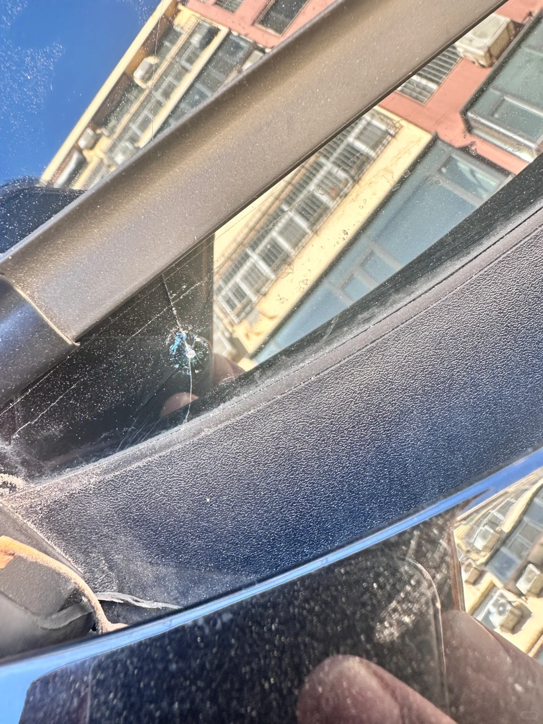 奥迪Q5L前档玻璃修复