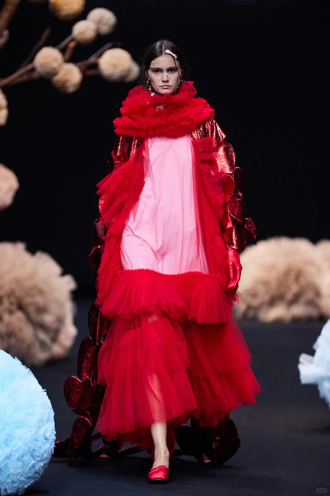 EVVLY SS26：在“叛逆共生”里，让女性气质重写