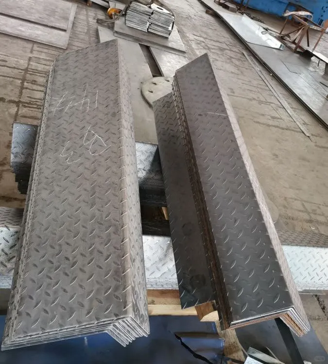 花纹钢板制作成踏步板：为何成工程界的首选