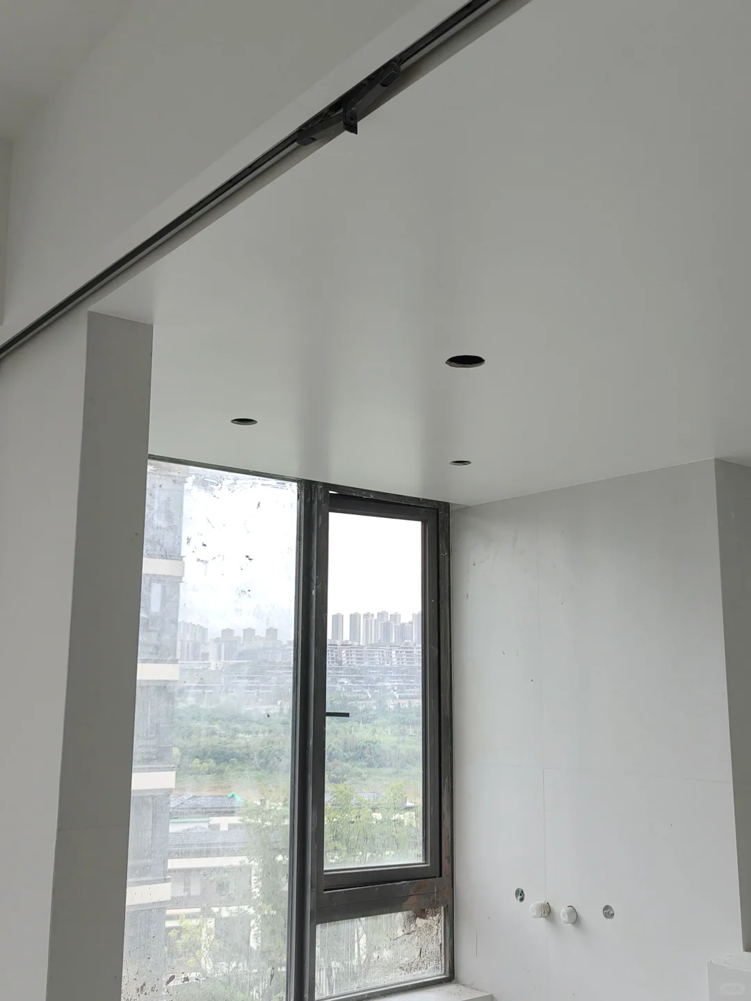 福乐阁丨厨卫顶面漆刷它，F霉耐擦洗一步到位